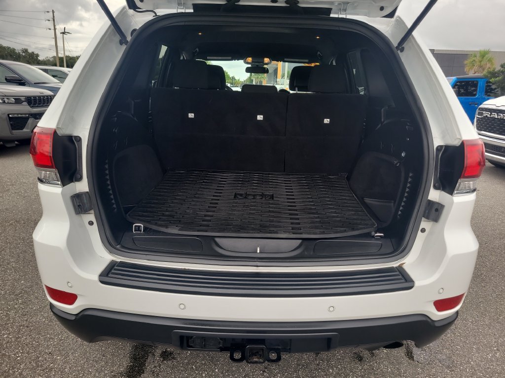 Used 2020 Jeep Grand Cherokee Laredo AWD/4WD image 9