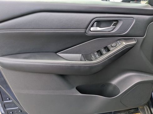 Used 2025 Nissan Rogue SV w/ SV Premium Package FWD image 9