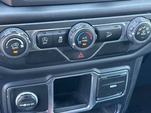 Used 2018 Jeep Wrangler Sport AWD/4WD image 19