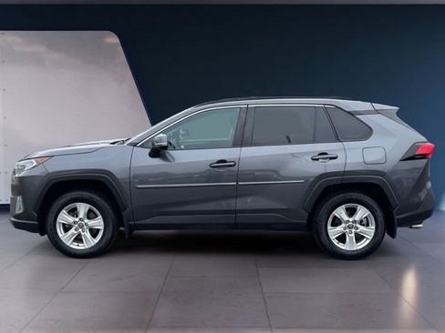 Used 2021 Toyota RAV4 XLE w/ Convenience Package image 2