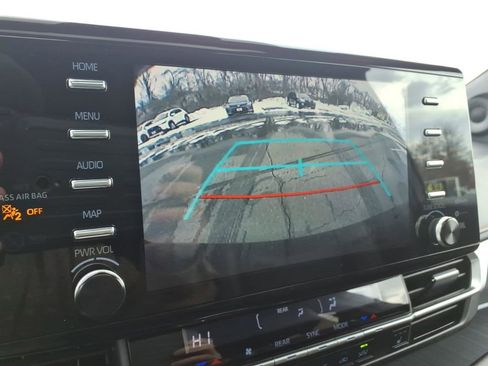 Certified 2022 Toyota Sienna XLE Woodland Edition image 13