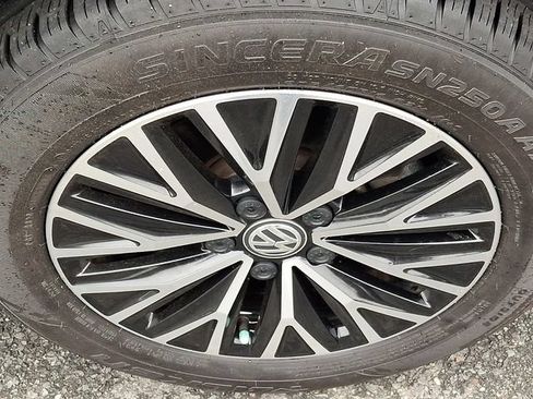 Used 2020 Volkswagen Jetta SE w/ SE Cold Weather Package FWD image 8