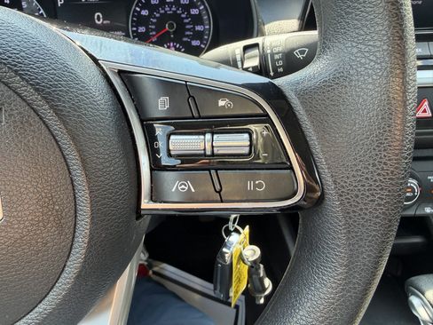 Used 2024 Kia Forte LXS w/ LXS Technology Package FWD image 14