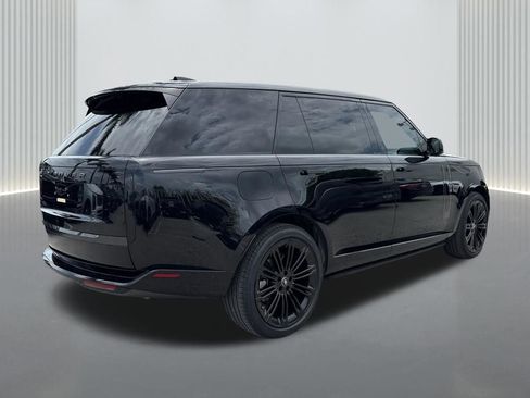 Used 2025 Land Rover Range Rover Long Wheelbase SE AWD/4WD image 5