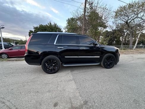 Used 2017 Cadillac Escalade Luxury AWD/4WD image 8