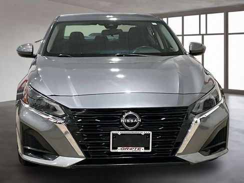 Used 2023 Nissan Altima 2.5 S image 3