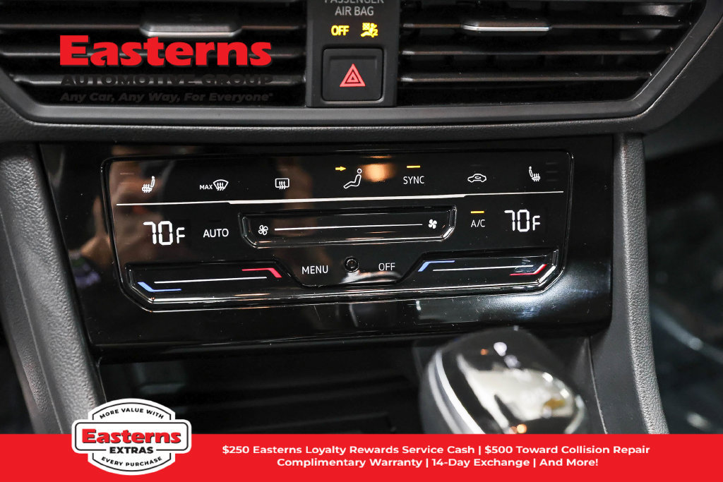 Used 2025 Volkswagen Jetta SE FWD image 20