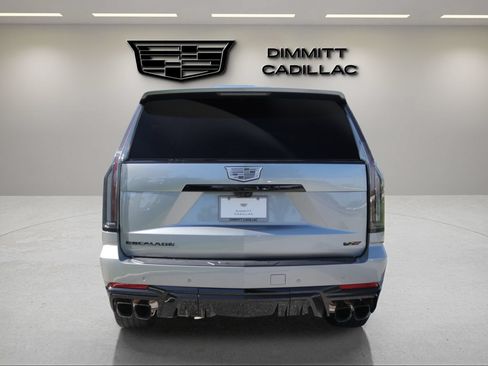 Certified 2025 Cadillac Escalade V w/ LPO, ONYX Package AWD/4WD image 6