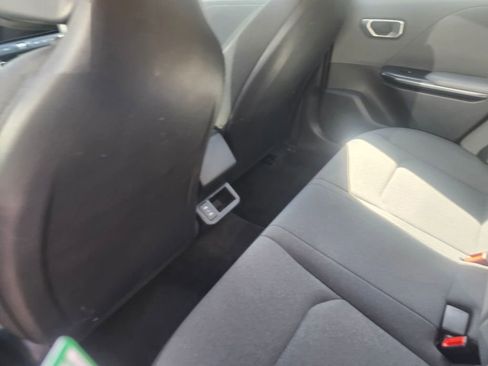 Used 2025 Kia K4 LXS image 10