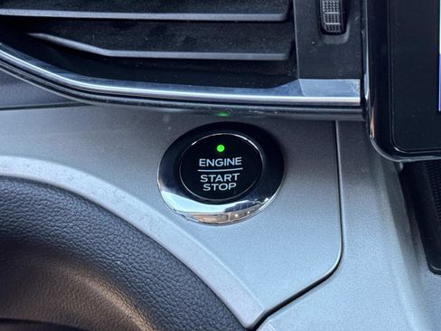 Used 2021 Ford Explorer XLT w/ Equipment Group 202A image 15