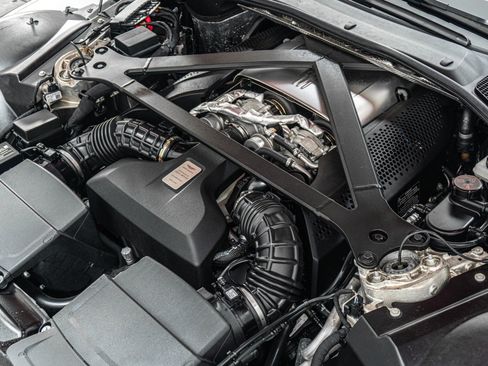 Used 2023 Aston Martin V8 Vantage Coupe RWD image 41