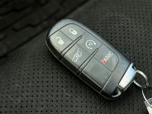 Used 2019 Jeep Grand Cherokee Trailhawk AWD/4WD image 28