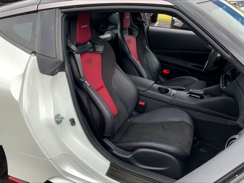 Used 2024 Nissan Z NISMO w/ Floor Mat Package image 9