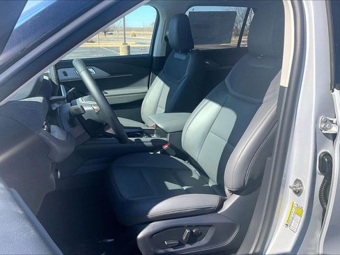 New 2026 Ford Explorer Active w/ Active Comfort Package image 9