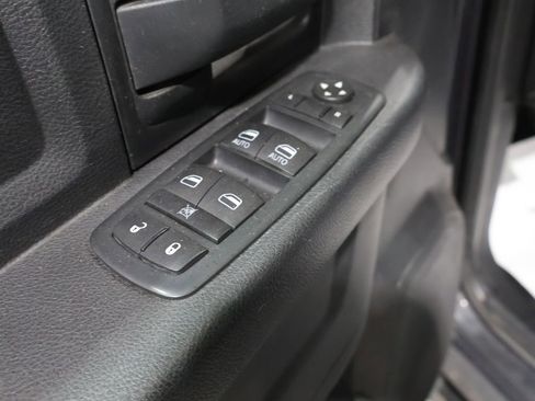 Used 2016 RAM 1500 ST w/ SXT Appearance Group image 13