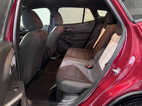 Certified 2024 Chevrolet Trax RS image 9