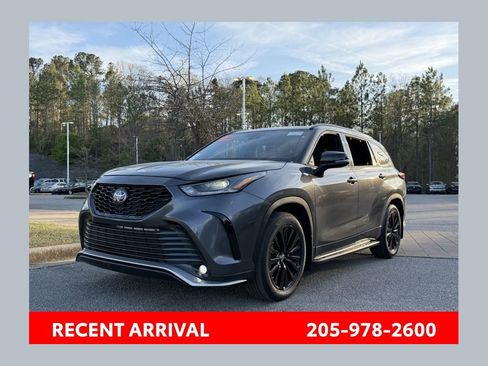 Used 2025 Toyota Highlander XSE image 1