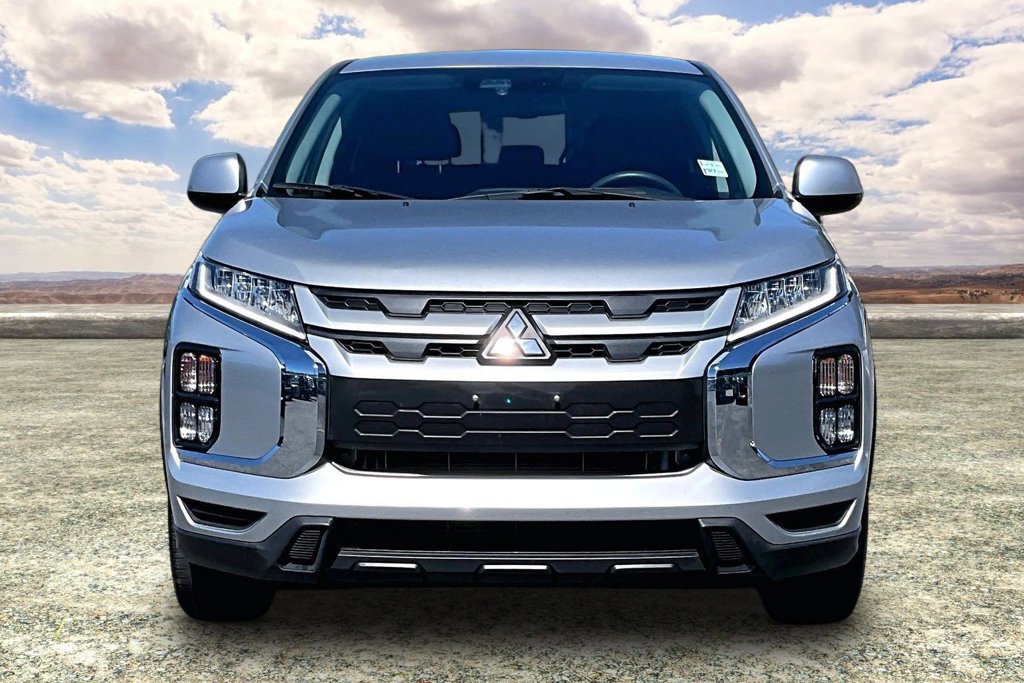 Used 2025 Mitsubishi Outlander Sport ES AWD/4WD image 2