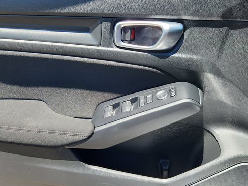 Certified 2025 Honda Civic Sport image 9