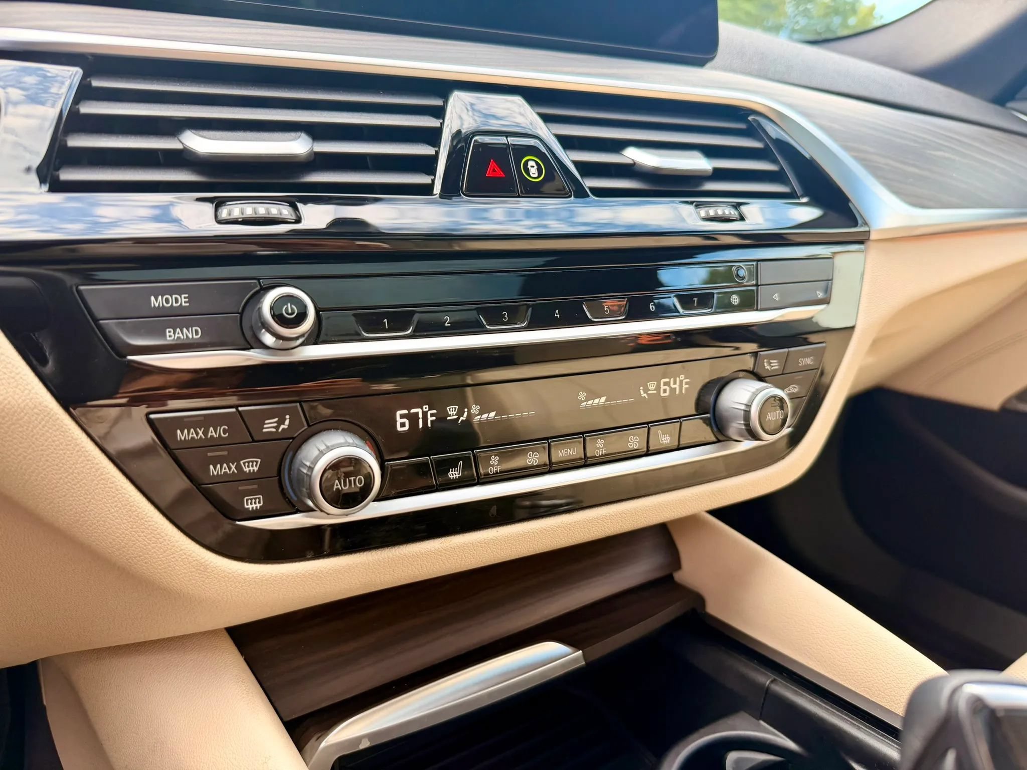 Used 2022 BMW 530i xDrive w/ Premium Package AWD/4WD image 19