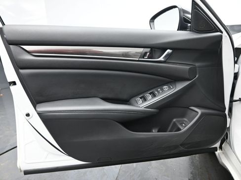 Used 2022 Honda Accord Sport image 29