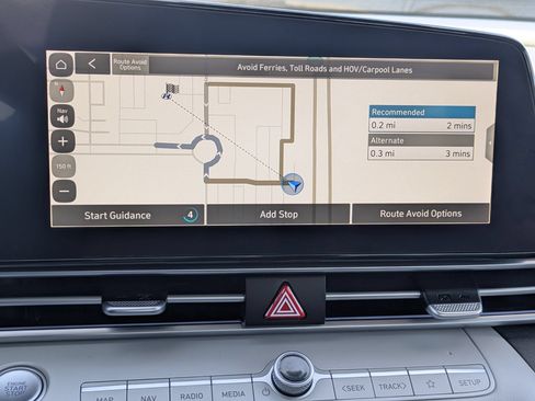 Certified 2025 Hyundai Elantra Limited FWD image 30