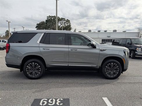 Used 2025 GMC Yukon Elevation w/ Elevation Premium Package image 4