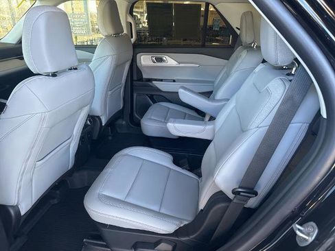 Certified 2025 Ford Explorer Active w/ Active Comfort Package image 17