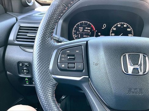 Used 2025 Honda Ridgeline TrailSport image 14