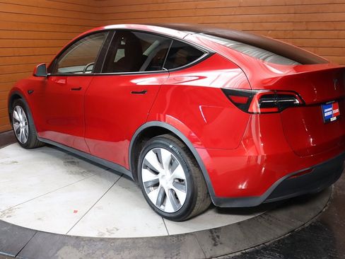 Used 2023 Tesla Model Y Long Range image 14