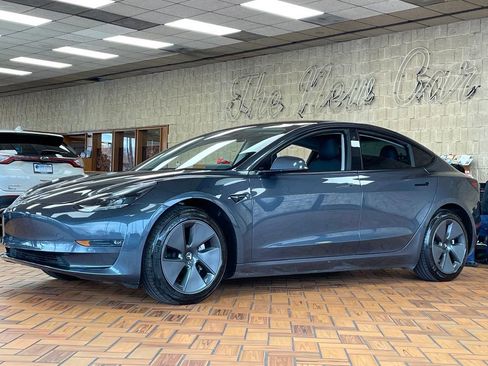Used 2022 Tesla Model 3 Long Range AWD/4WD image 4