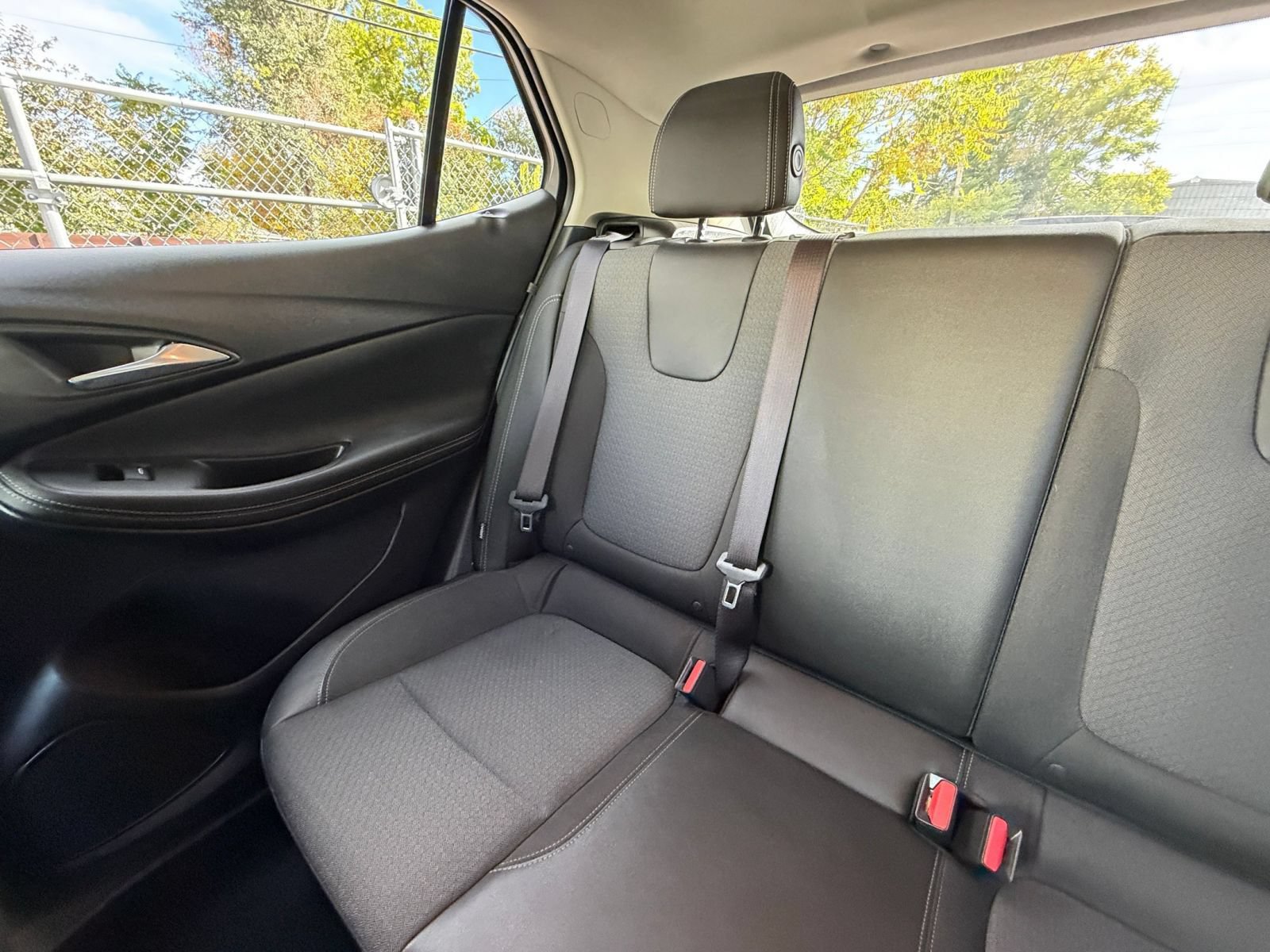 Used 2025 Buick Encore GX Preferred AWD/4WD image 38