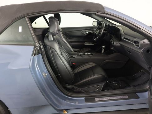 Used 2025 Ford Mustang Premium image 32