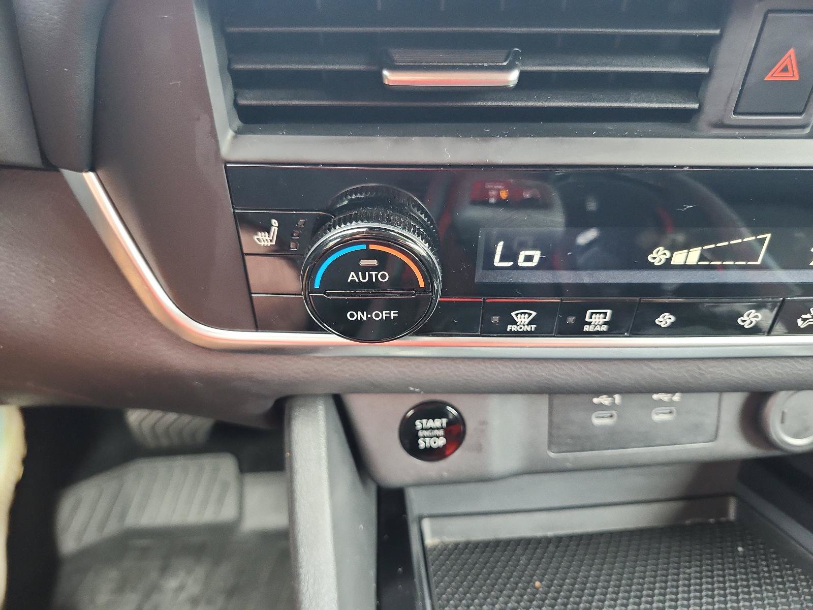 Used 2025 Nissan Rogue SV AWD/4WD image 19