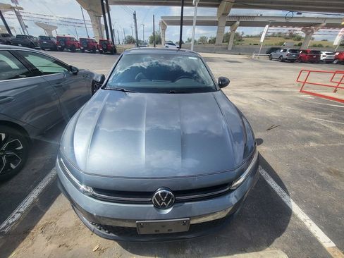 Used 2025 Volkswagen Jetta Sport image 2