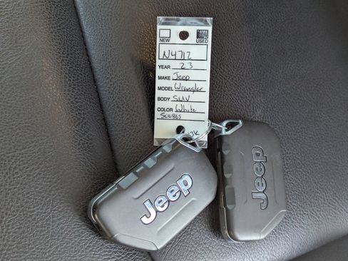 Used 2023 Jeep Wrangler Unlimited Rubicon 4xe w/ Cold Weather Group AWD/4WD image 39