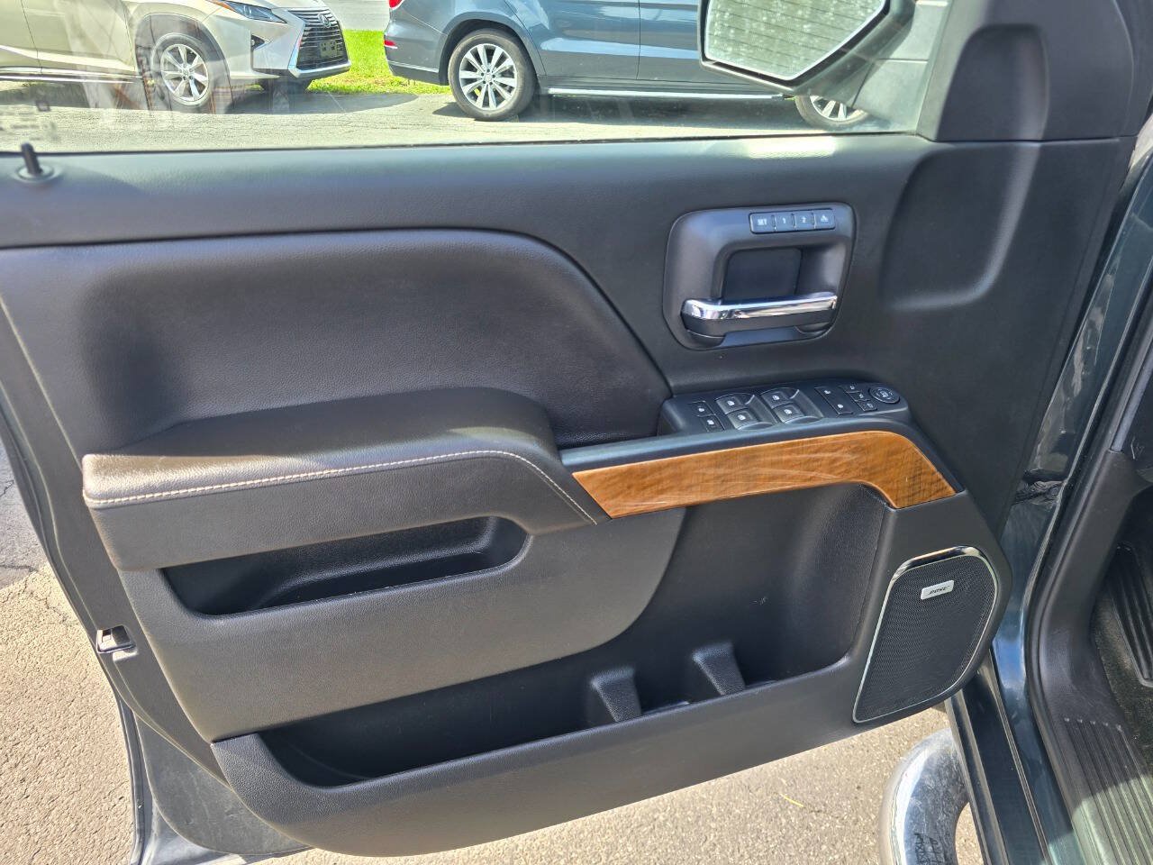Used 2017 Chevrolet Silverado 1500 LTZ w/ LTZ Plus Package AWD/4WD image 13