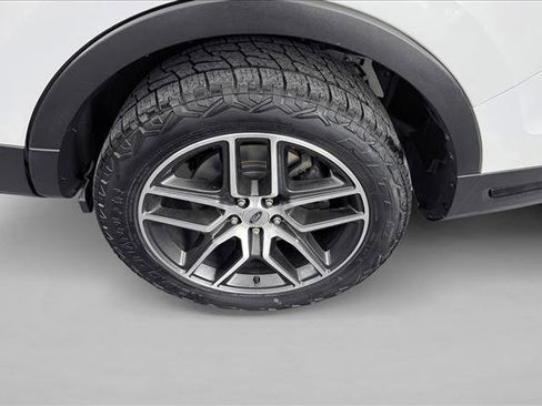 Used 2019 Ford Explorer Sport image 9