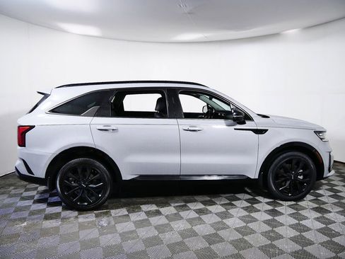 Used 2023 Kia Sorento SX image 11