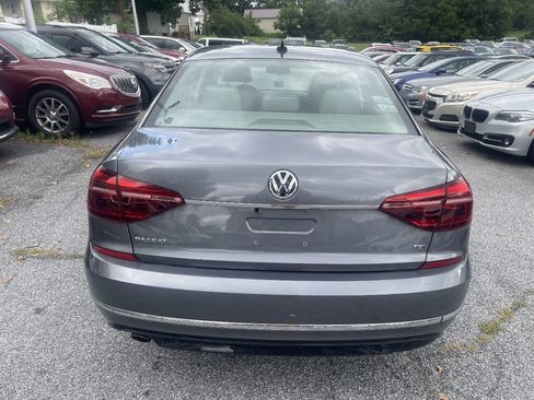 Used 2017 Volkswagen Passat 1.8T R-Line FWD image 5