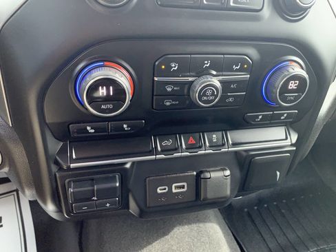 Used 2022 Chevrolet Silverado 2500 LT w/ Convenience Package image 18