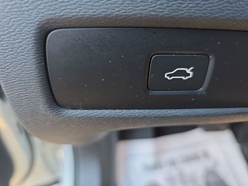 Certified 2025 Volvo XC60 B5 Plus image 35