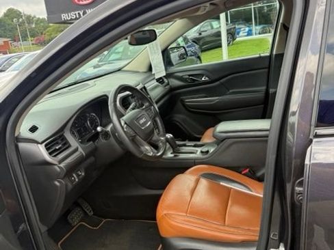 Used 2017 GMC Acadia SLT AWD/4WD image 9