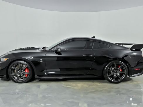 Used 2021 Ford Mustang Shelby GT500 w/ Carbon Fiber Track Pack RWD image 7