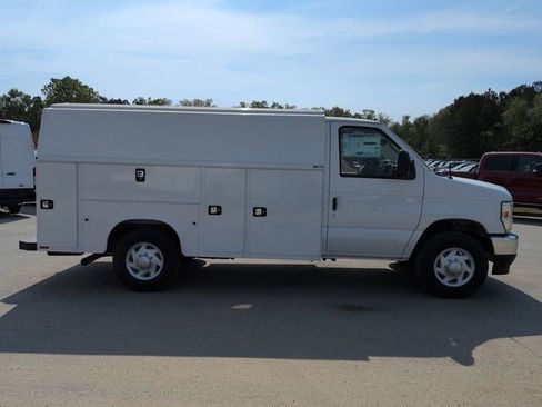 New 2026 Ford E-350 and Econoline 350 Super Duty w/ Power Equipment Group image 3