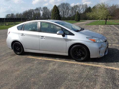 Used 2015 Toyota Prius Two image 9