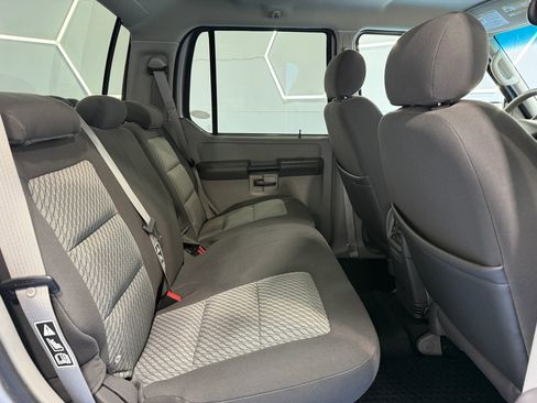 Used 2003 Ford Explorer Sport Trac XLT image 30