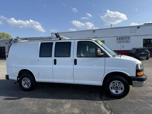 Used 2016 GMC Savana 2500 RWD image 15