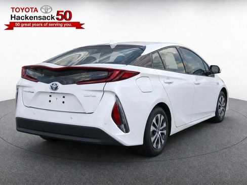 Used 2022 Toyota Prius Prime Limited FWD image 4