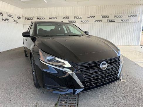 Used 2025 Nissan Altima 2.5 SV FWD image 1